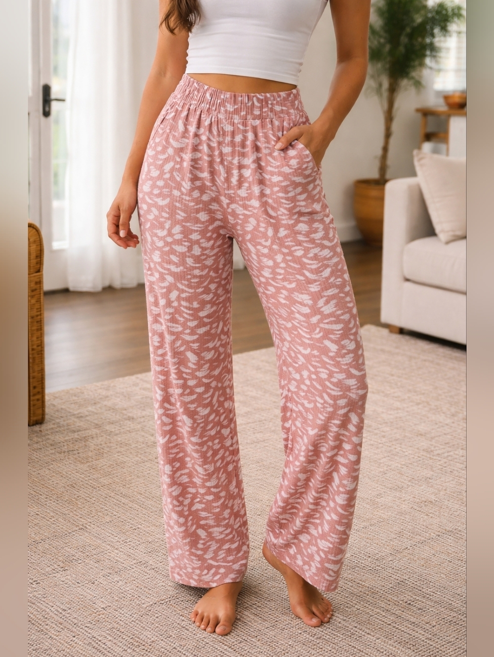 NWT - EntroUSA Soft Pink Feather Print Ribbed Wide-Leg Lounge Pants